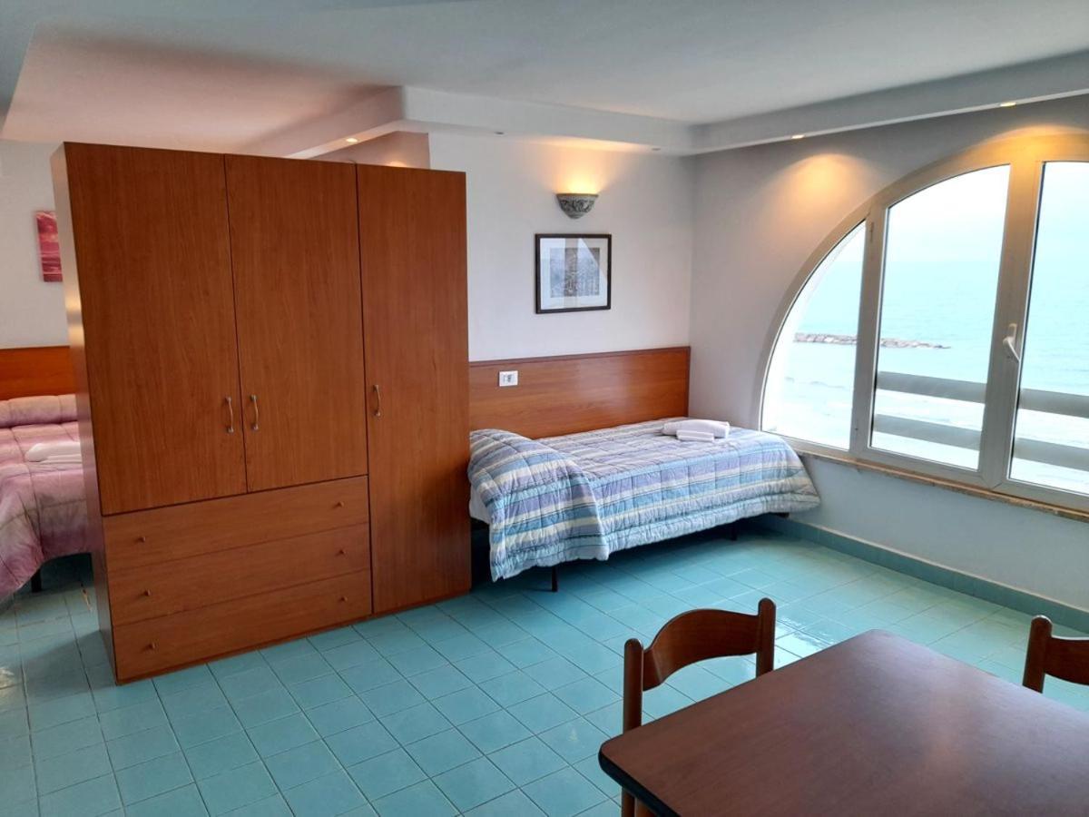 Casa Vacanze Elianto Aparthotel Anzio Luaran gambar