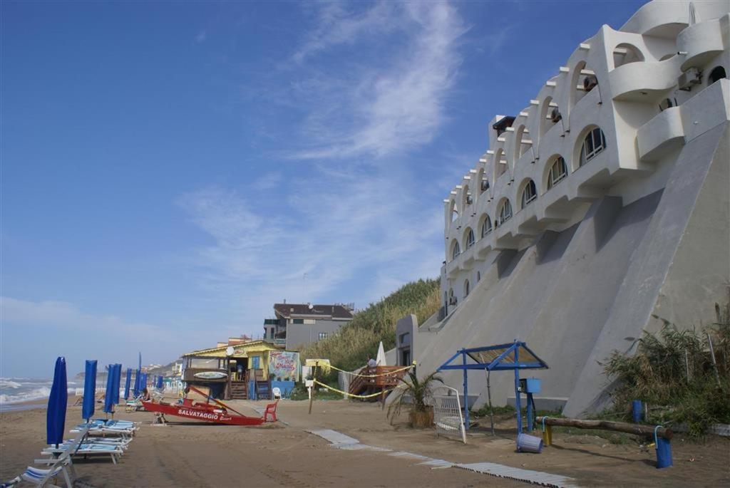 Casa Vacanze Elianto Aparthotel Anzio Luaran gambar